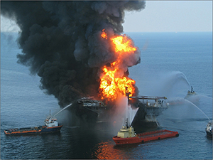 L’incendie de la plateforme pétrolière Deepwater Horizon dans le golfe du Mexique