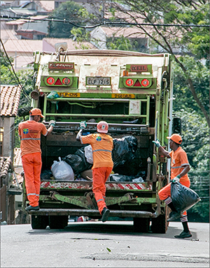 Le ramassage des ordures à Sao Carlos, au Brésil